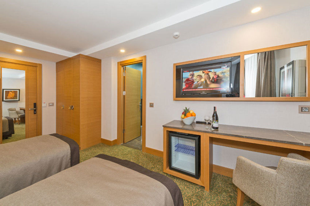 Bisetun Hotel Истанбул Екстериор снимка